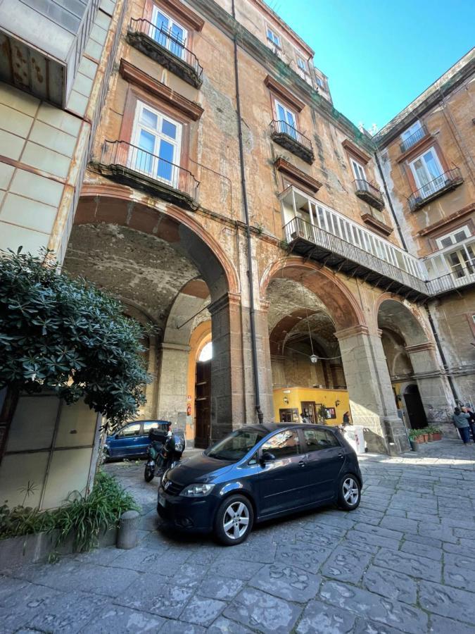 Holiday Tarsia Vicino Piazza Dante - Toledo Appartement *
